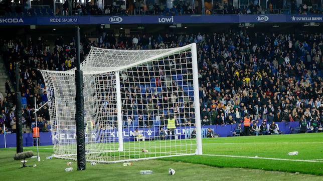 El Espanyol identifica y sanciona a cuatro personas por el lanzamiento de objetos ante Barça y Girona