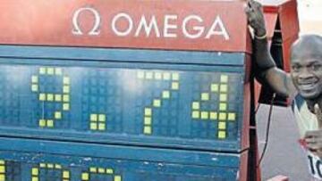 <b>UNA FOTO INESPERADA. </b>Ni siquiera el propio Asafa Powell esperaba el récord. En la imagen, con los tres dígitos increíbles: 9.74.