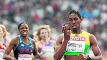 <b>DUDOSA. </b>La surafricana Caster Semenya, en la final de 800 metros.