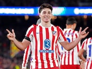 El delantero argentino celebra el tanto.