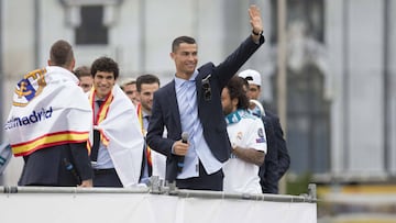 Cristiano Ronaldo tells Real Madrid fans: "See you next year"