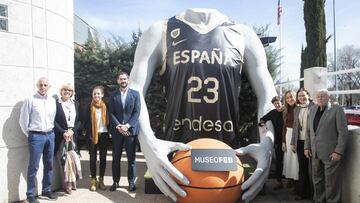 Negro y dorado para celebrar el año del centenario