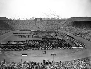El Comité Olímpico Internacional decidió dejar fuera de los Juegos de 1948 a Alemania y Japón tras los sucedido en la II Guerra Mundial. La Unión Soviética si fue invitada pero optaron por no participar. En la imagen, un momento de la Ceremonia de Inauguración el 29 de julio.