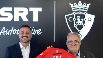 Luis Sabalza y Óscar Villafranca tras firmar el acuerdo de patrocinio.