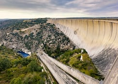 The colossal hydroelectric dam built in 1970 has a wall worthy of ‘Game of Thrones’
