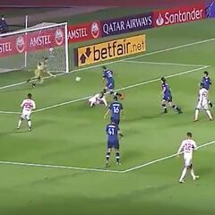 La brillante atajada con los pies de Arias contra Sao Paulo