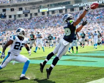 Recepción de Doug Baldwin (89) de los Seattle Seahawks ante Carolina Panthers.