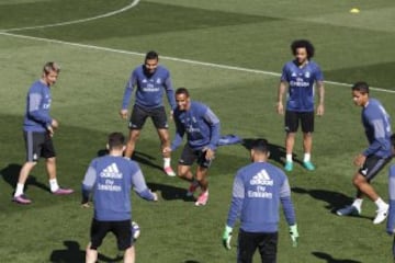 Risas y buen ambiente en el entrenamiento del Real Madrid