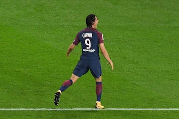 Paris Saint-Germain's Uruguayan forward Edinson Cavani reacts during the French L1 football match between Paris Saint-Germain and Olympique Lyonnais at the Parc des Princes Stadium in Paris on September 17,