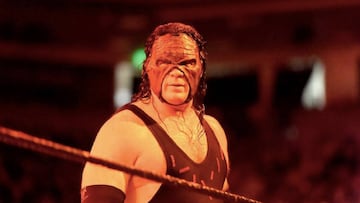 El luchador de la WWE Kane, durante un combate.
