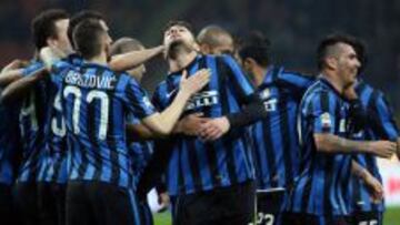 Al Inter le bastan cuatro minutos para ganar al Bolonia