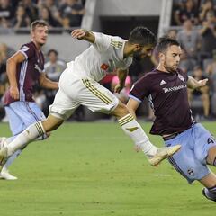 Nguyen y Rossi mantienen el sueño de playoffs para LAFC