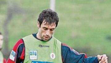 <b>TRANQUILO. </b>Neru volverá a El Sardinero, tras diez años en el Racing.