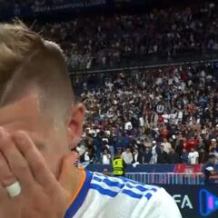 Kroos deja con la palabra en la boca a un periodista alemán por esta pregunta en pleno césped