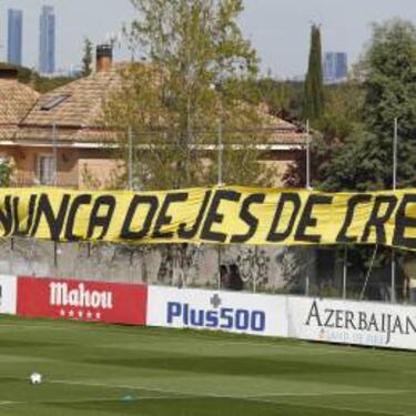 Carrasco no trabajó con el grupo y Raúl García visitó a sus ex