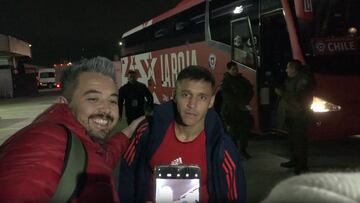 Alexis no quiso hablar, pero con este gesto hizo feliz a muchos fanáticos