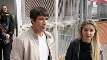 Juan José Ballesta sale del juzgado junto a su abogada, Beatriz Uriarte, tras declarar, a 07 de noviembre de 2023, en Parla (Madrid, España). El actor está siendo investigado por la presunta comisión de un delito de agresión sexual a raíz de una denuncia de una mujer por unos hechos que se habrían cometido el pasado mes de julio.
FAMOSOS;JUICIO;ABOGADOS
Ángel Díaz Briñas / Europa Press
07/11/2023