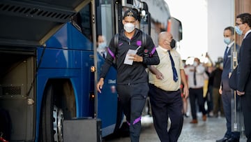 Ara&uacute;jo en la llegada del Barcelona a Lisboa.