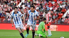 ALMERÍA, 11/11/2023.- El jugador de la Real Sociedad Mikel Oyarzabal celebra un gol ante el Almería durante el partido disputado este sábado en el Power Horse Stadium de Almería. EFE/Carlos Barba
