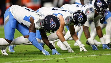 The NFL saw a significant decrease in the number of concussions last year, but many players are sticking with the helmets they have been wearing for years.
