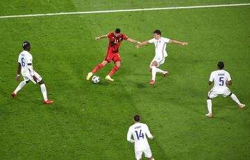 1-0. Yannick Carrasco marca el primer gol.