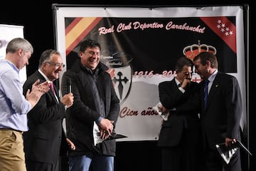 Fue uno de los invitados de la Gala del Centenario del Carabanchel el 16 de abril de 2016.