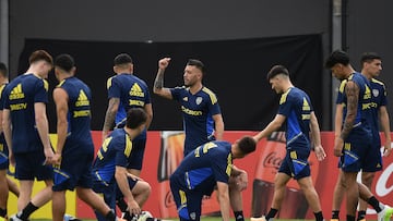 Boca Juniors' forward Lucas Janson (C) takes part in a training session ahead of the Conmebol Libertadores final match against Fluminense in Rio de Janeiro, Brazil on November 2, 2023. (Photo by CARL DE SOUZA / AFP)