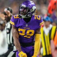 Who plays Monday Night football tonight, Week 15? Games, times, TV