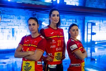El artista venezolano es el compositor de &LaLaGol*, la canci車n del Campeonato del Mundo de Balonmano Femenino 2021 y en cuyo videoclip aparecen las Guerreras.