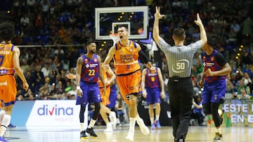 el Barça y el Valencia, durante el partido de la Copa del Rey