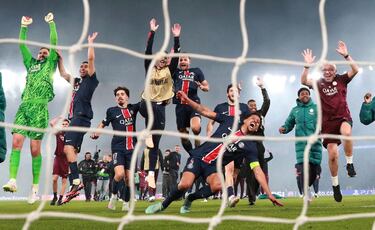 El Paris Saint-Germain celebra la victoria tras finalizar el encuentro. La gran final, PSG-Inter, en el Allianz Arena de  Munich.