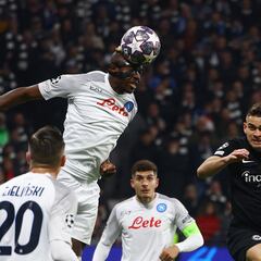 Napoli vence al Eintracht Frankfurt y Borré juega 20 minutos