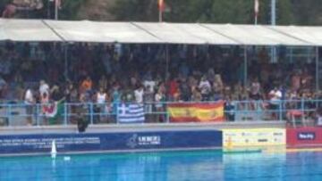 Ambiente en las gradas durante la semifinal del Mundial Junior de Waterpolo entre Espa&ntilde;a y Canad&aacute;