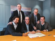 Alfonso García, Antonio García Lapuente, Jorge Costa y Ricardo Mur, durante la firma.