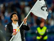 15/02/26 PARTIDOL PRIMERA DIVISION JORNADA 24
LEVANTE - VALENCIA DERBI
FIN DE PARTIDO ERAY COMERT BANDERIN