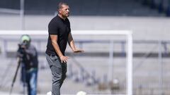 Jonathan Lazcano, técnico Pumas femenil