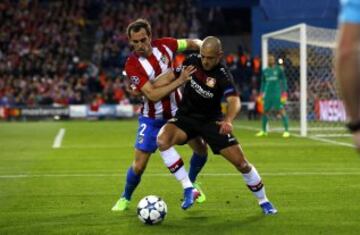 Godín y Chicharito.