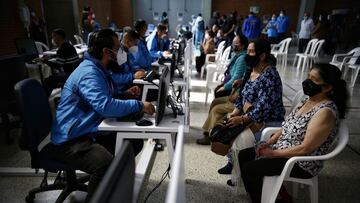 Vacunación contra el COVID-19 en Bogotá. Conozca cuándo se aplicará la dosis de refuerzo en la ciudad y cuáles biológicos se podrán aplicar.