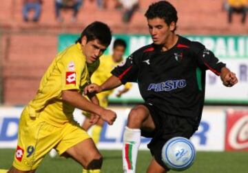 El 7 de Mayo del 2000, Estrada anotó su primer gol en Primera. Fue por Everton, en un 2-2 con Unión Española por el Torneo Nacional, cuando tenía 16 años con 345 días.