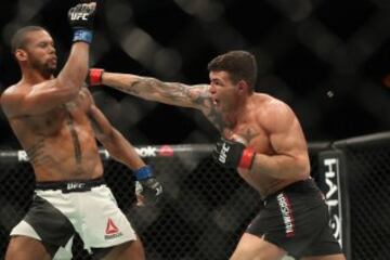 Los golpes más brutales en los combates de la UFC