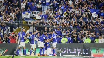 Jugadores de Millonarios en un partido de la Liga BetPlay.