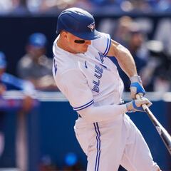 Blue Jays vienen de atrás para asegurar la serie contra los Braves