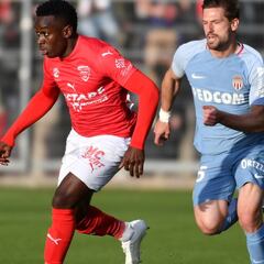 El Mónaco cae en Nimes y se complica la vida