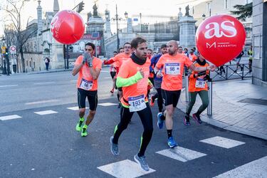 Varias personas participan en la XI Carrera Solidaria por la Salud Mental, en el Paseo de Camoens, a 5 de febrero de 2023, en Madrid (España). Esta carrera popular está organizada por la Fundación Manantial, cuyo reto es mejorar la atención de las personas con enfermedades mentales, la inclusión laboral y la atención temprana de los pacientes. El objetivo de la carrera es tender puentes y derribar los muros del estigma y la discriminación en salud mental.
05 FEBRERO 2023;CARRERA POPULAR;SALUD;CORRER;ROPA DEPORTIVA;SALUD MENTAL;CORREDOR;DORSAL;CORREN;ZAPATILLAS;AS;
Ricardo Rubio / Europa Press
05/02/2023