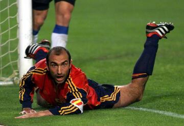 Abelardo jugando con la Selección en el año 2000.