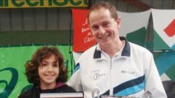 Paula Arias emula a Nadal en el torneo alevín de Auray