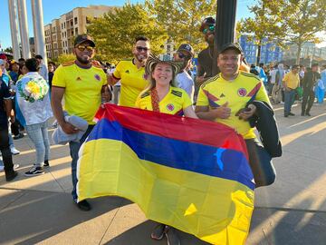 Hinchas de la Selección Colombia en Nueva Jersey listos para el debut de Néstor Lorenzo.