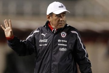 César Vaccia: Una de sus últimas experiencias como DT fue la banca de la selección chilena sub 20 que fracasó en el Sudamericano de Arequipa en 2011.