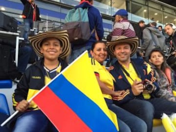 Hinchas colombianos y argentinos se reúnen en Viña del Mar para el partido de los cuartos de final.