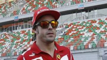 <b>APOYO. </b>El Rey anima a Alonso... aunque no pudo verle ayer.